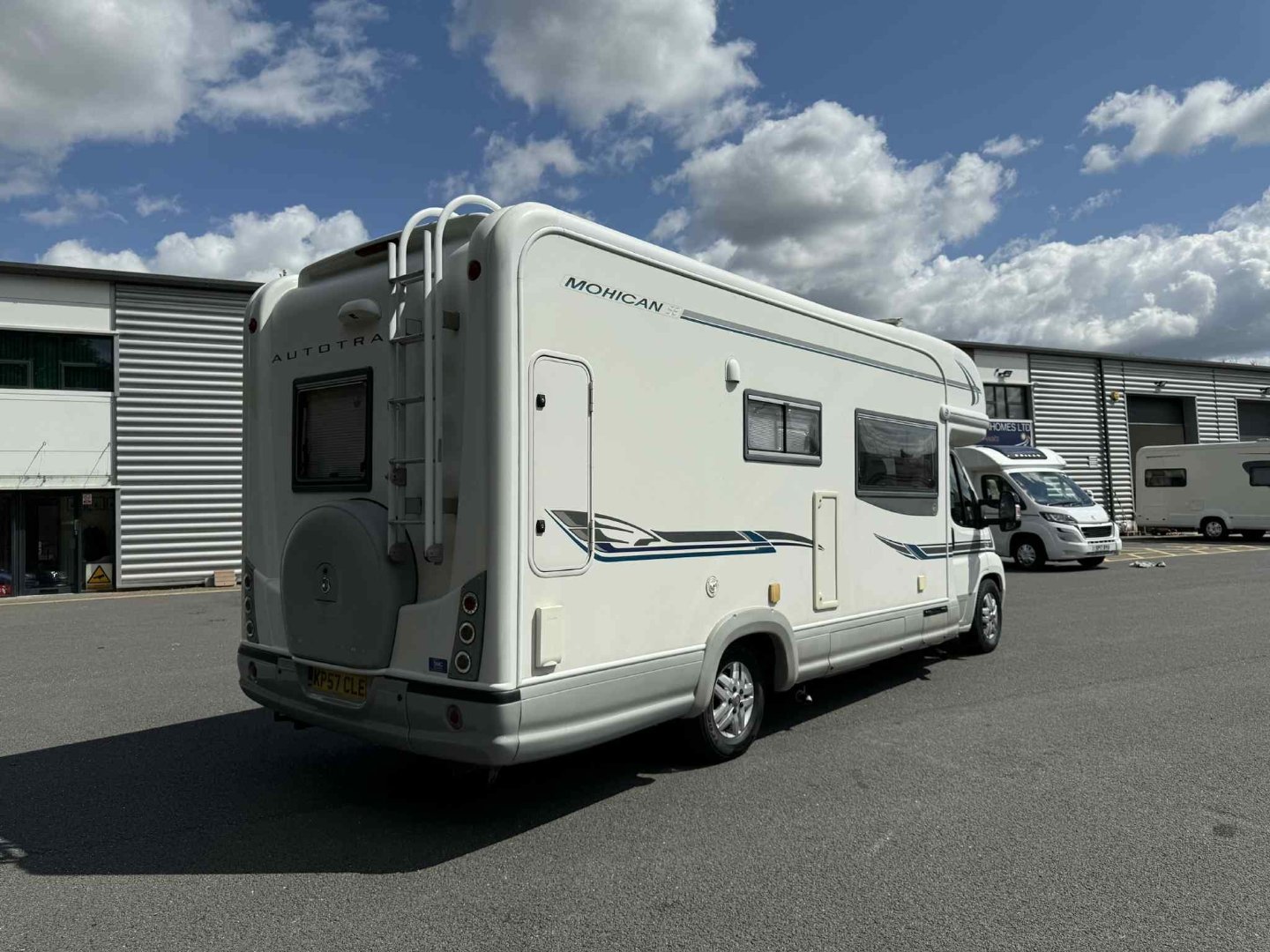 2007 Auto-Trail Mohican Motorhome side photo 3