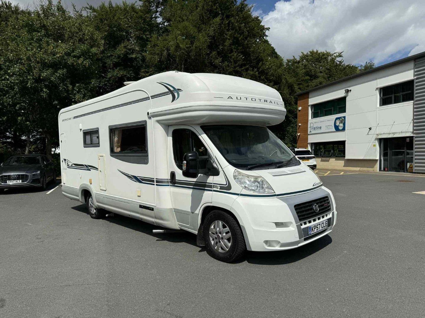 2007 Auto-Trail Mohican Motorhome side photo 2