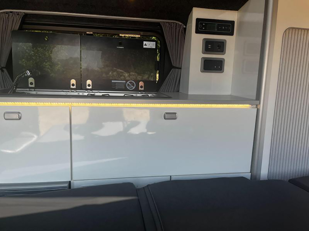 Ford Transit Custom Campervan side photo 4