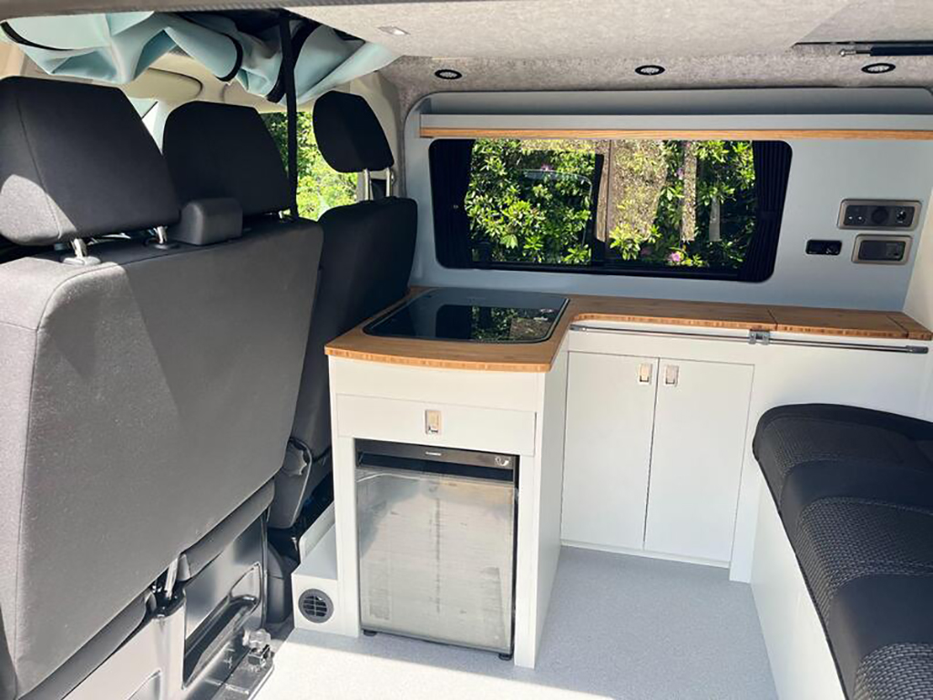 Volkswagen Transporter T6.1 Campervan, 6 Seats, 4 Berth side photo 4