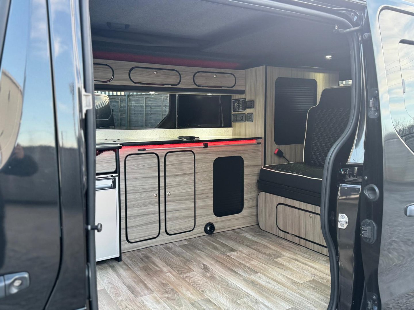 Renault Trafic LL29 Sport Energy DCI side photo 3