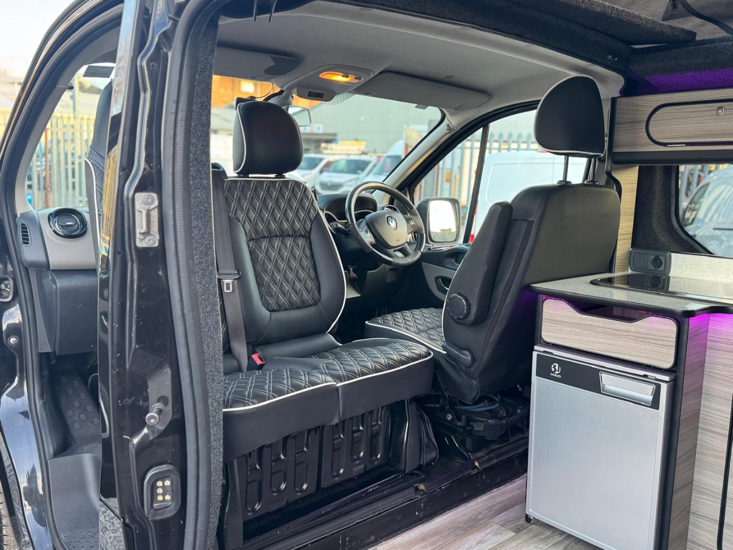 Renault Trafic LL29 Sport Energy DCI side photo 4