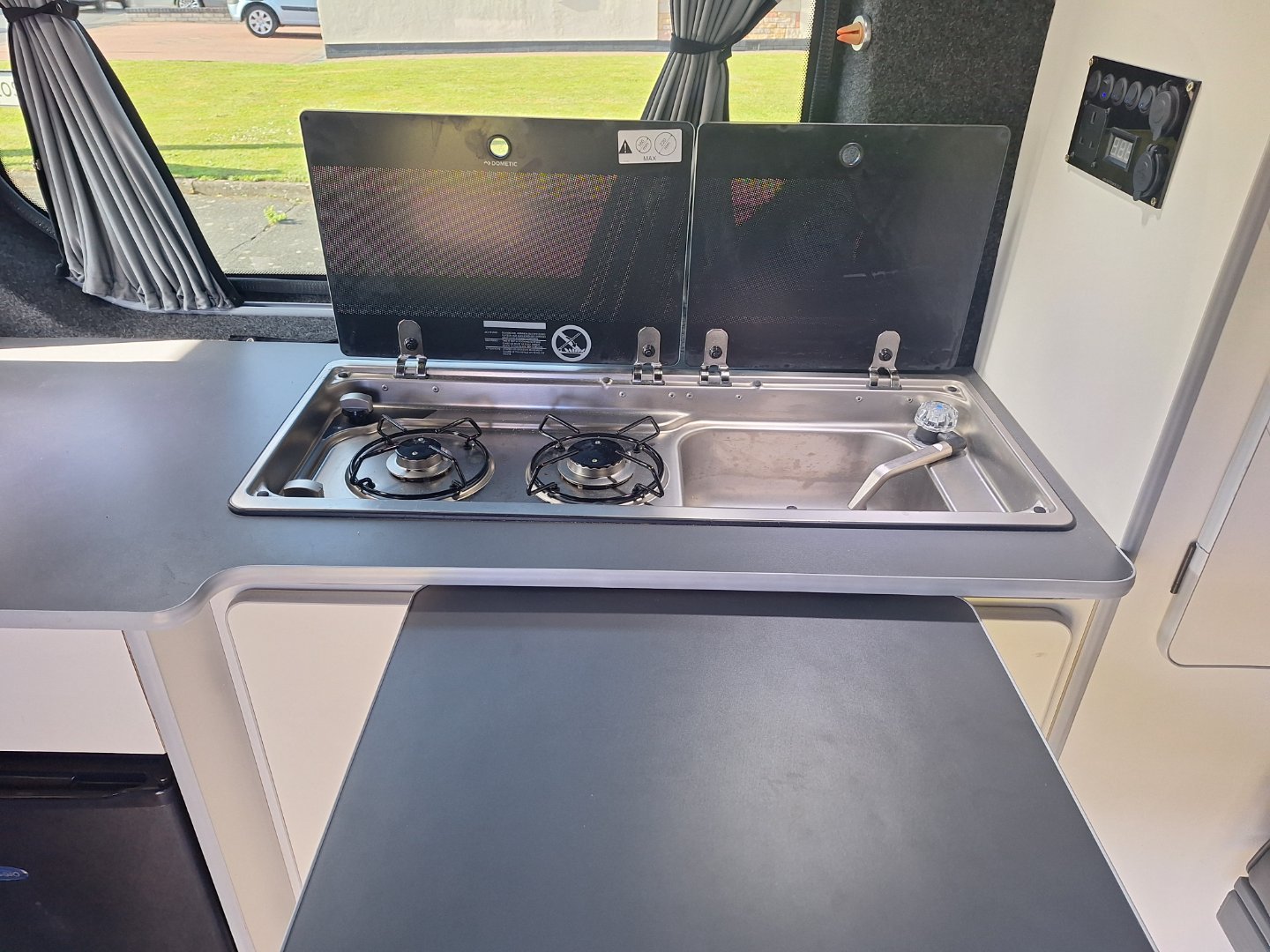 Vauxhall Vivaro Sport Camper, Very Low Mileage side photo 2
