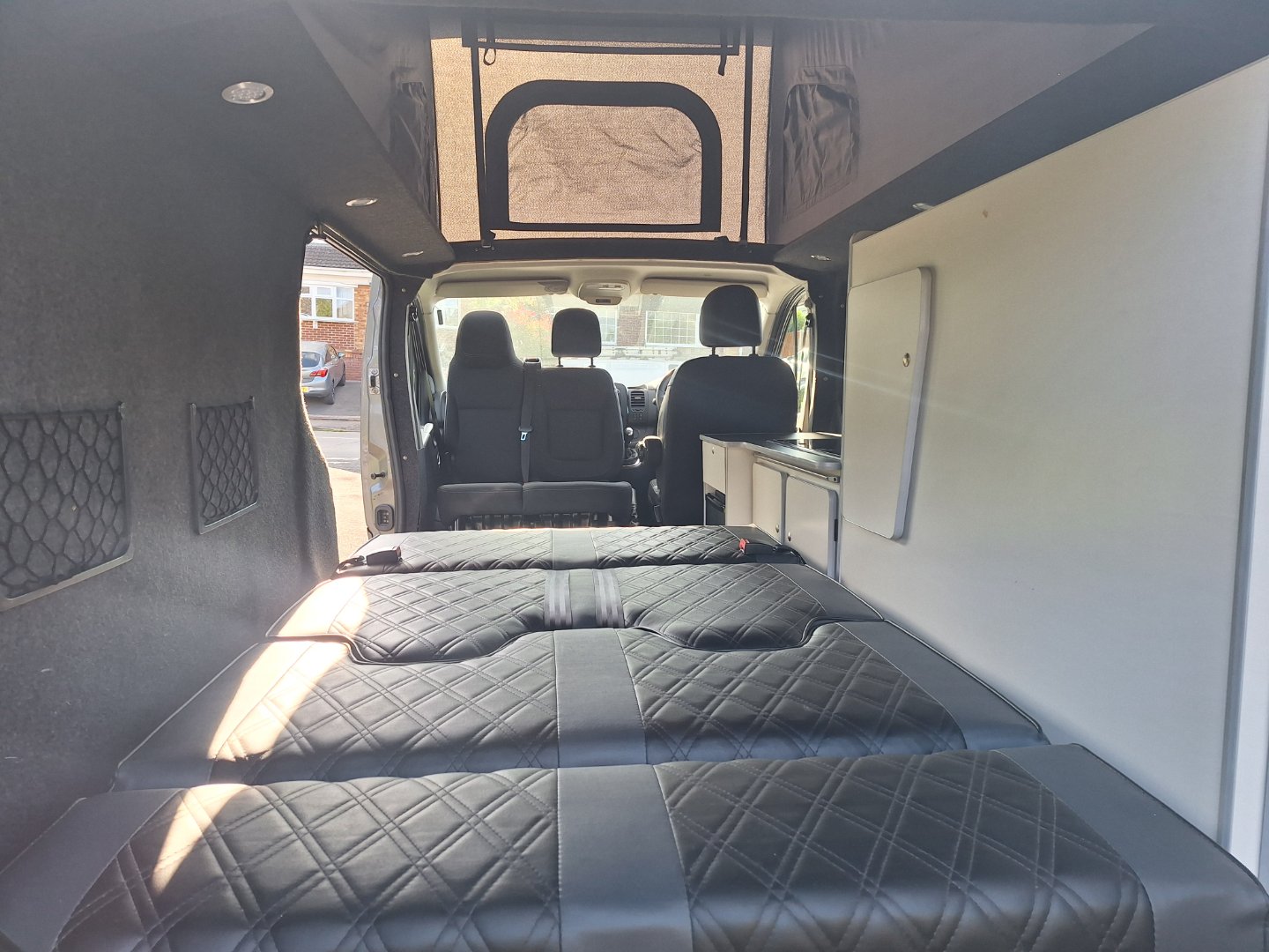 Vauxhall Vivaro Sport Camper, Very Low Mileage side photo 4