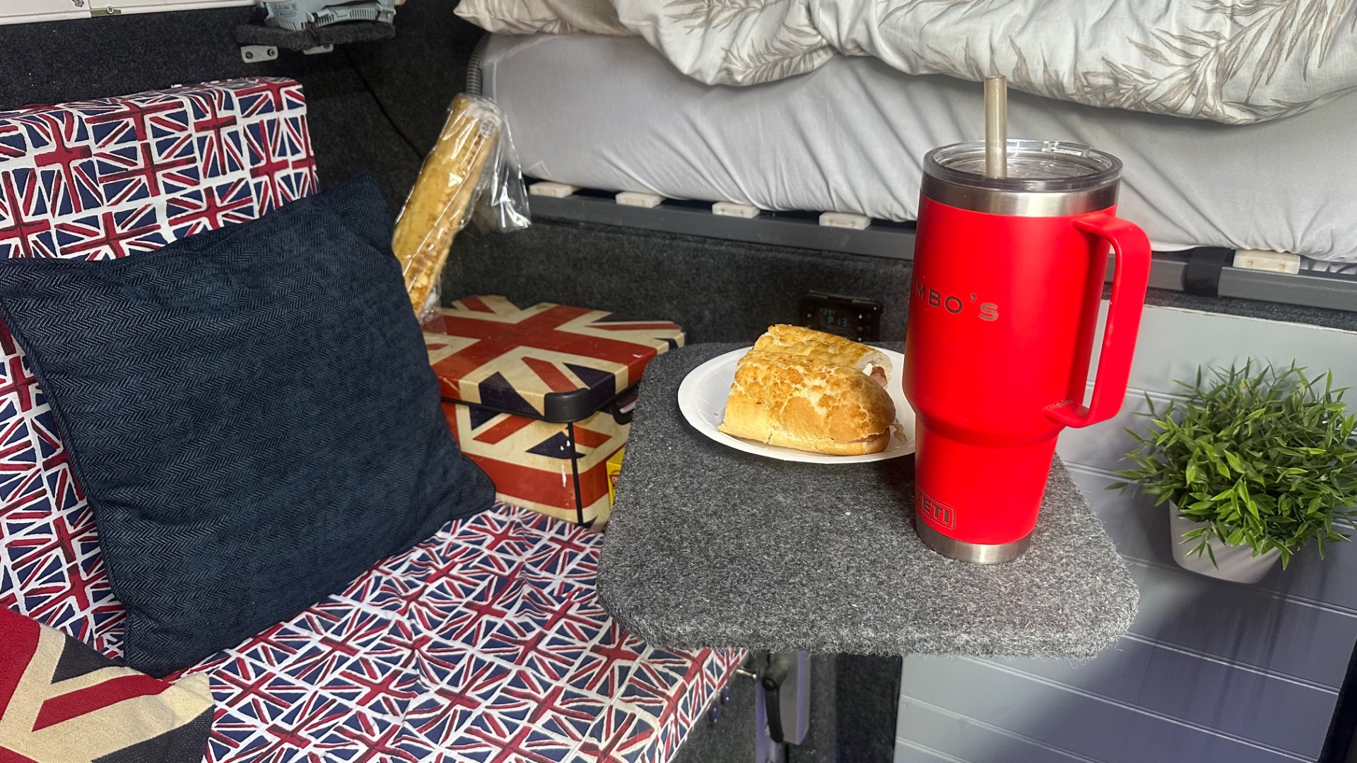 Looking for off Grid Weekender, Full Time, or Holidays - Get in and Drive Away side photo 3