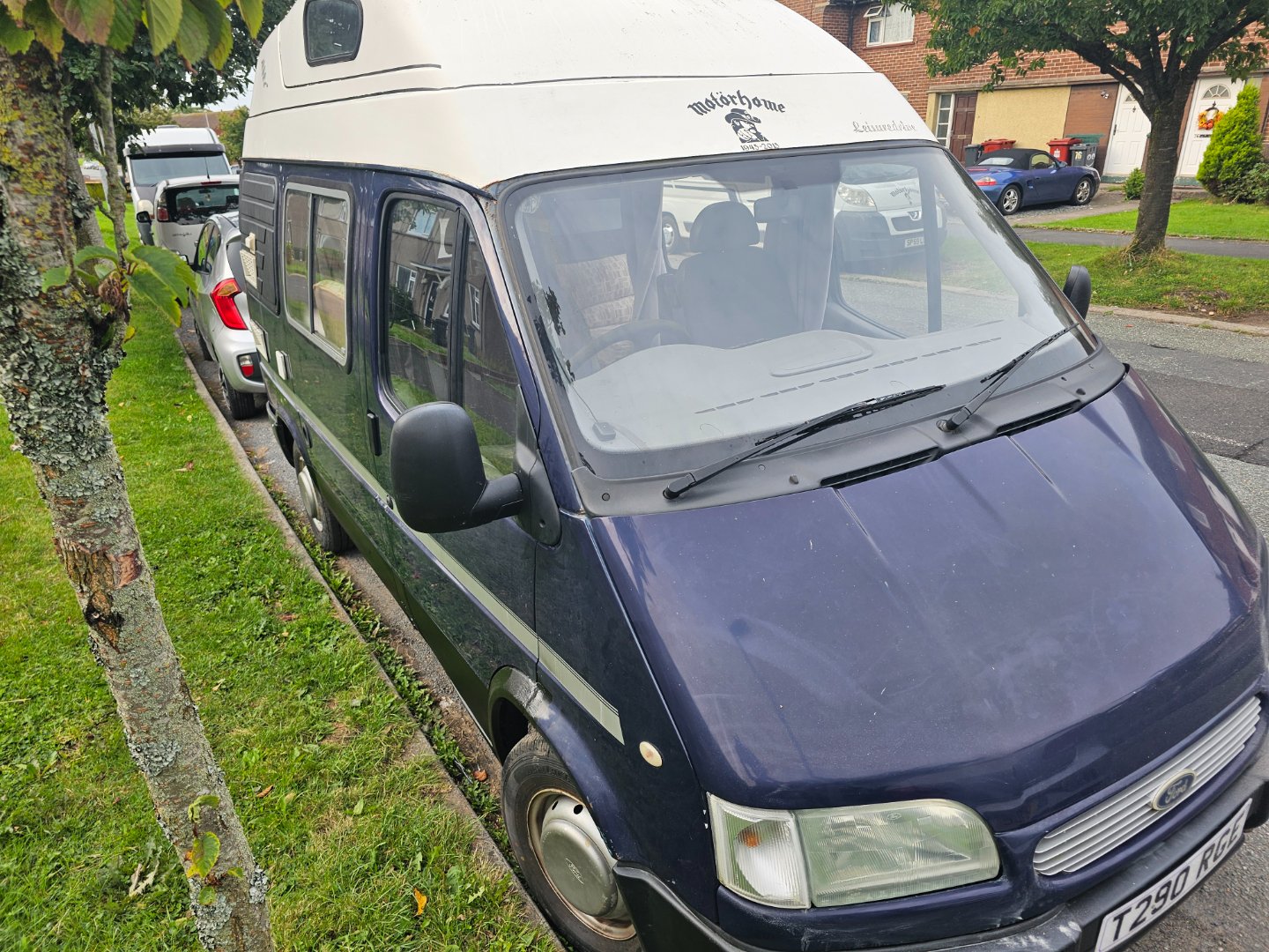 Ford Transit 2.5 DI Leisuredrive side photo 4