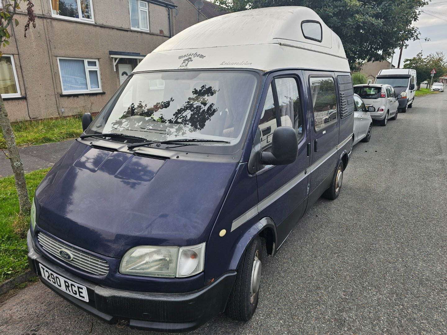 Ford Transit 2.5 DI Leisuredrive side photo 3