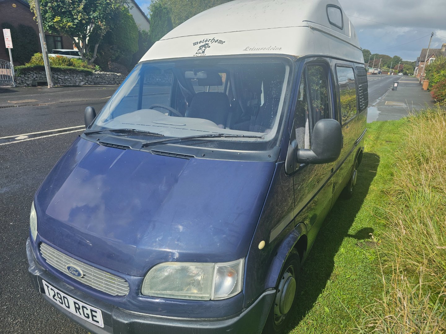 Ford Transit 2.5 DI Leisuredrive side photo 1