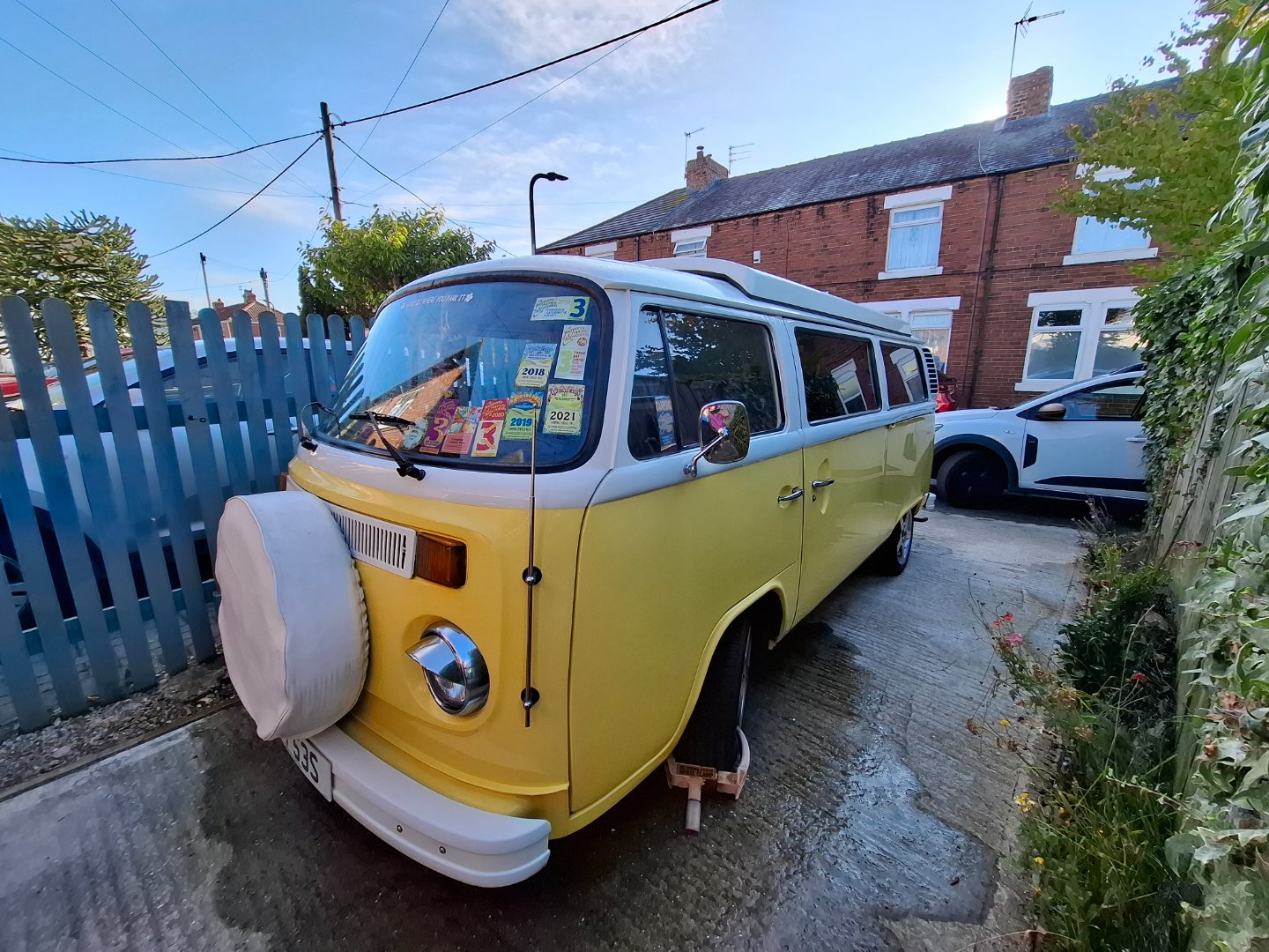 Vintage VW T2 Bay Campervan. Tax Exempt. Very Good Condition. side photo 1