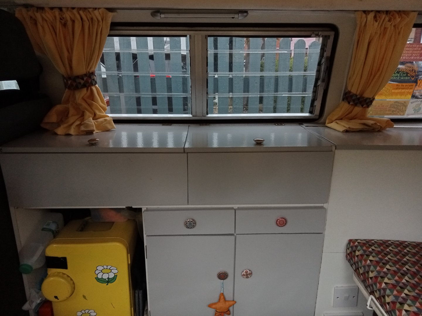 Vintage VW T2 Bay Campervan. Tax Exempt. Very Good Condition. side photo 4
