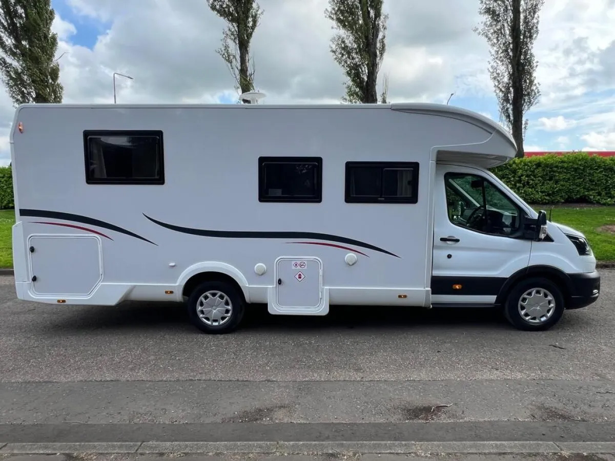 Roller Team Zefiro 696 Auto Motorhome, 4 Berth, 4 Sleeps side photo 3
