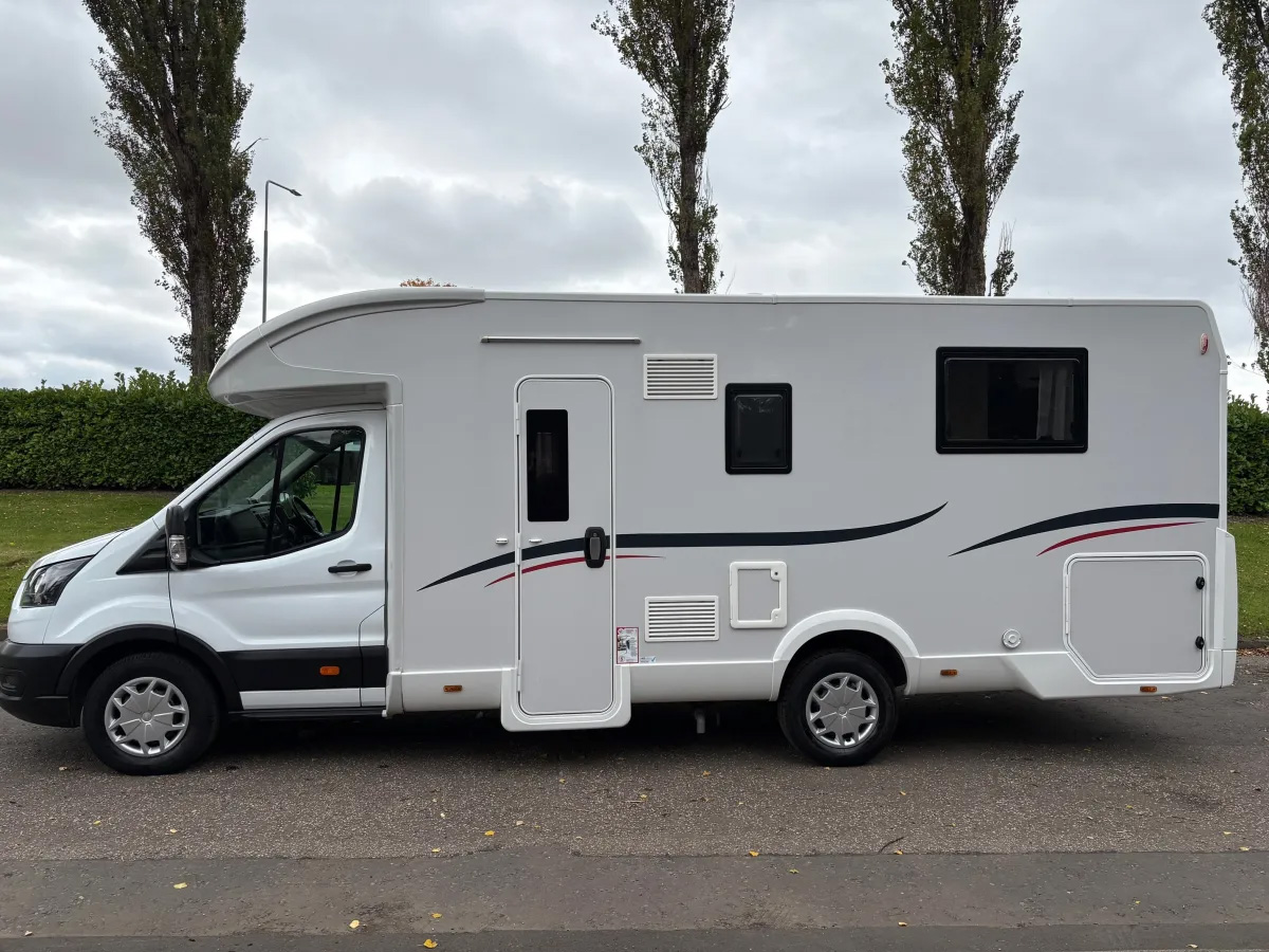 Roller Team Zefiro 696 Auto Motorhome, 4 Berth, 4 Sleeps side photo 4