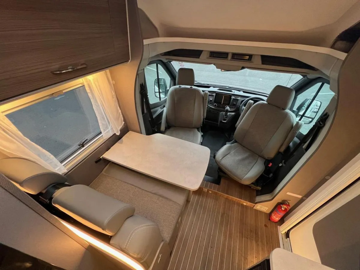 Etrusco V5900df Auto Motorhome, 4 Seats, 2 Berth side photo 3