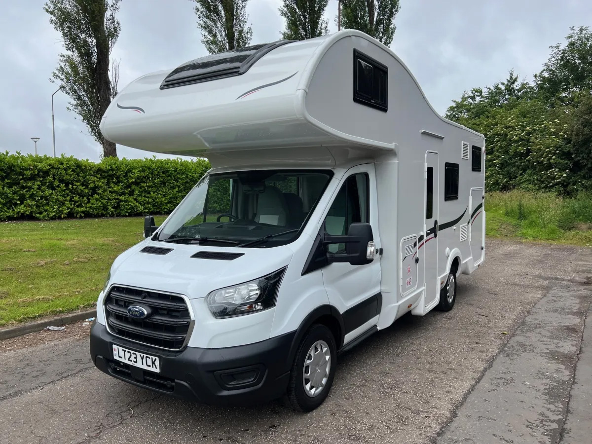 Roller Team Zefiro 675 Auto Motorhome, 6 Sleeps, 6 Berth