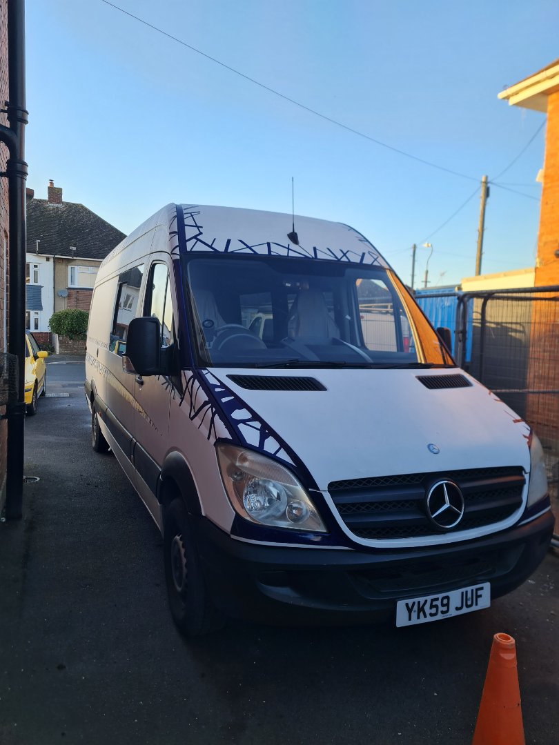 Mercedes Sprinter 311cdi LWB 3.5t Camper Van side photo 3