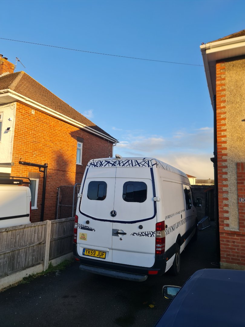 Mercedes Sprinter 311cdi LWB 3.5t Camper Van side photo 2