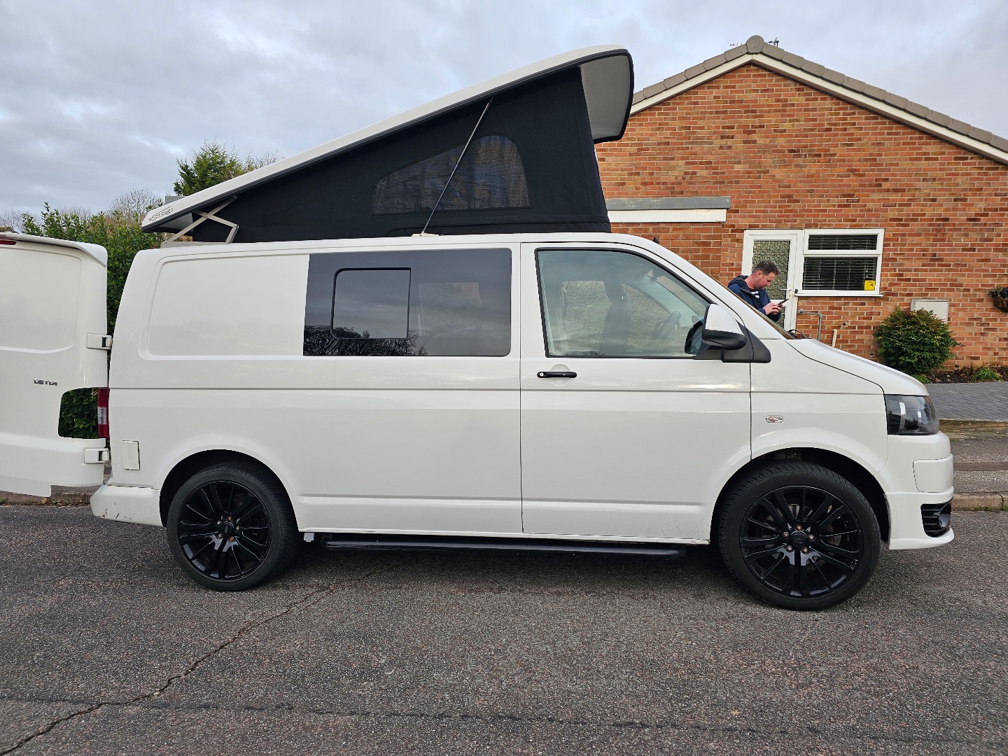 Volkswagen T5 Campervan side photo 1