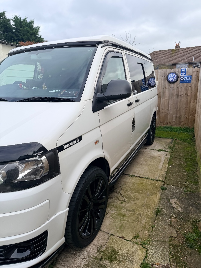 Volkswagen T5 Campervan side photo 4