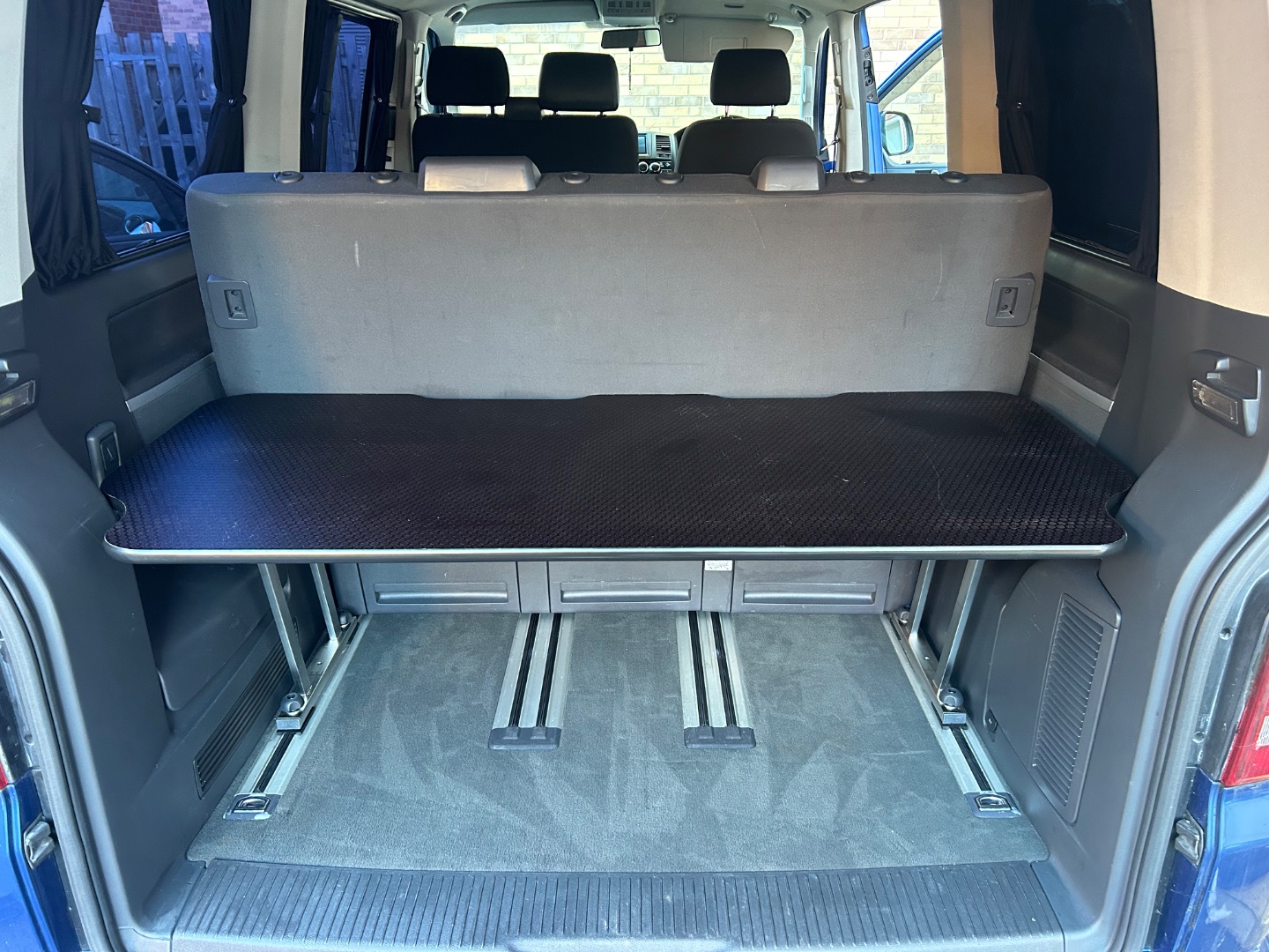 2007 2.5tdi 130 BNZ Shuttle T30 with Caravelle Interior, 6 Seats & T5.1 Facelift side photo 4